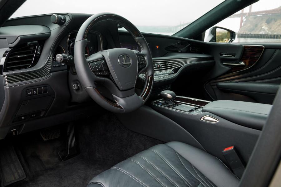 Интерьер Lexus LS500 2017 года  (NA) (фото 56 из 67)